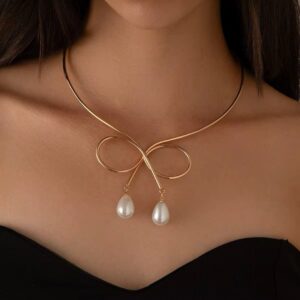 Gold Bow Necklace